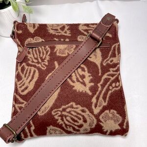 Pendleton Crossbody Bag with Leaf Design in Brown and Cream
